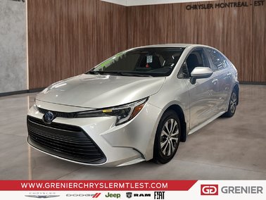 Corolla HYBRIDE + LE + AWD + CARPLAY