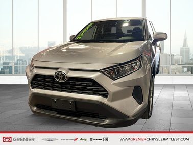 RAV4 LE + AWD + CARPLAY + GPS