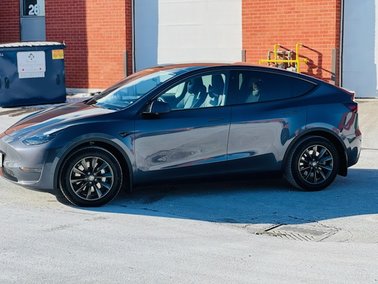 Model Y Cuir Toit Vitré Bas Kilométrage