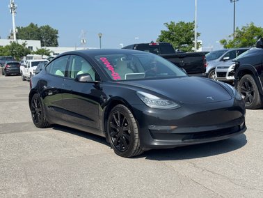 MODEL 3 Standard Range Plus Toit Panoramique Navigation