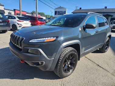 Cherokee Trailhawk Cuir Toit panoramique Navigation