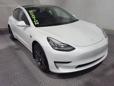 MODEL 3 Standard Range Plus Toit Panoramique Navigation