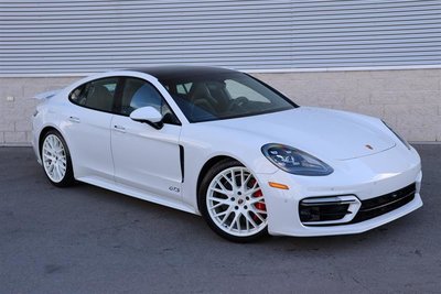 2021 Porsche Panamera GTS