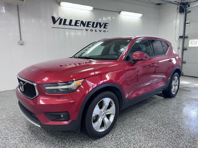 Volvo XC40 MOMENTUM 2020