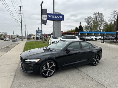 2024 Volvo S60 Plus Dark Theme