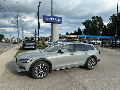 2024 Volvo V90 Cross Country Plus