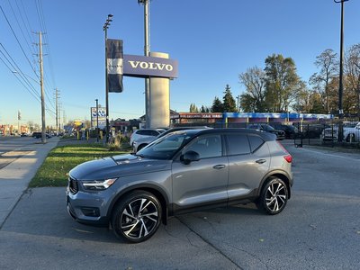 2022 Volvo XC40 R-Design