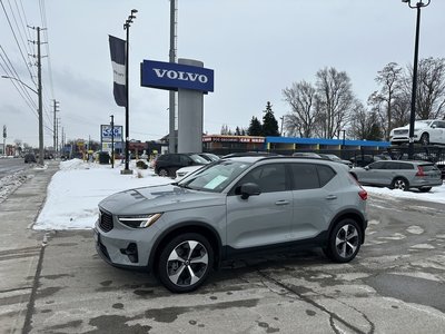 2024 Volvo XC40 Plus Dark Theme