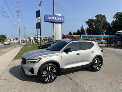 2024 Volvo XC40 Ultimate Dark Theme