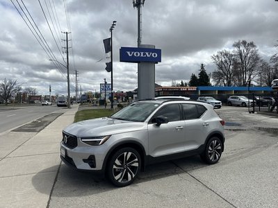 2024 Volvo XC40 Ultimate Dark Theme