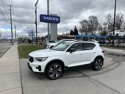 2024 Volvo XC40 Plus Dark Theme