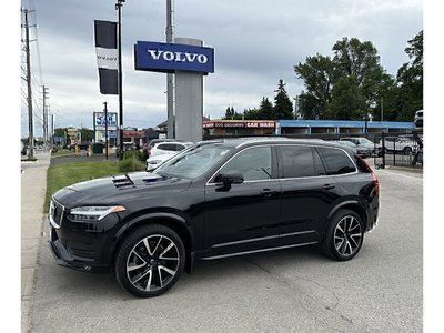 2021 Volvo XC90 Momentum