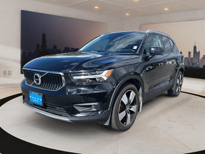 2021 Volvo XC40 MOMENTUM