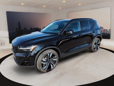 2024 Volvo XC40 ULTIMATE DARK THEME