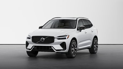 2025 Volvo XC60 B5 AWD Plus Dark Theme