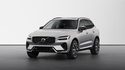 2025 Volvo XC60 B5 AWD Ultra Dark Theme