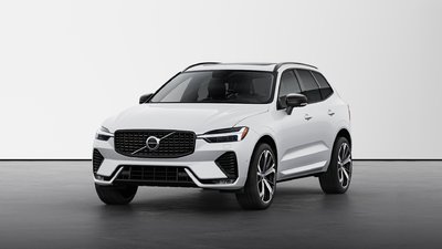 Volvo XC60 B5 AWD Ultra Dark Theme 2025