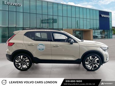 2025 Volvo XC40 B5 AWD Ultra Dark Theme