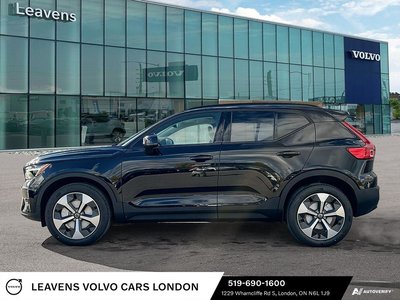 2025 Volvo XC40 B5 AWD Plus Dark Theme