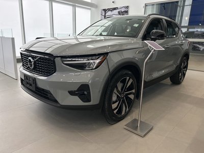 2025 Volvo XC40 Plus Dark Theme