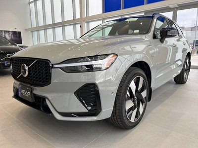 2025 Volvo XC60 Plug-in Hybrid Plus Dark Theme