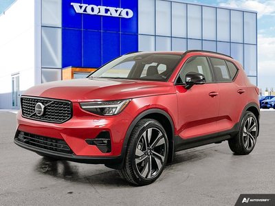 2025 Volvo XC40 PLUS DARK THEME