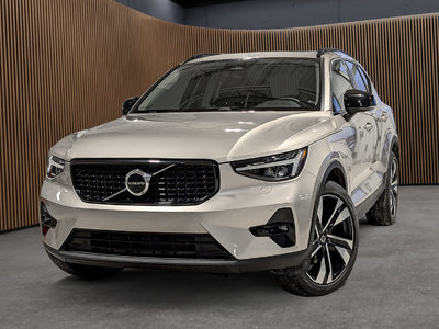 Volvo XC40 B5 AWD Plus - Dark 2023