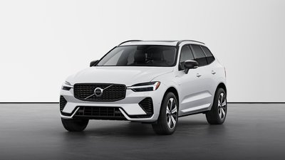 2025 Volvo XC60 Plug-in Hybrid T8 AWD Plus Dark Theme
