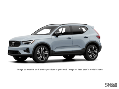 2025 Volvo XC40 B5 AWD Ultra Dark Theme