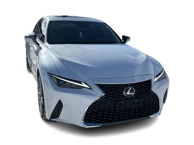 Lexus IS  2024 à Mississauga, Ontario