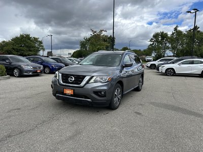 2017 Nissan Pathfinder in Mississauga, Ontario