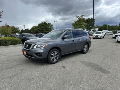 2017 Nissan Pathfinder in Mississauga, Ontario