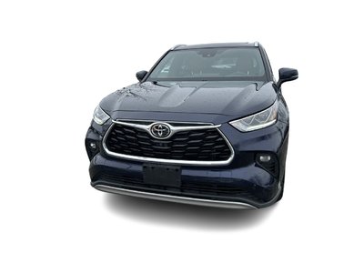 2022 Toyota Highlander in Mississauga, Ontario