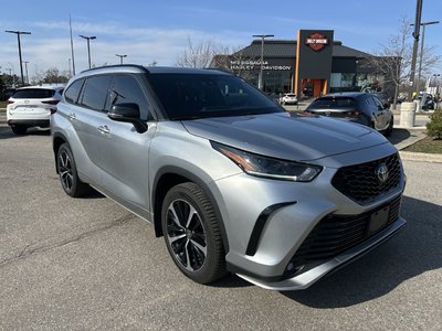 2022 Toyota Highlander in Mississauga, Ontario