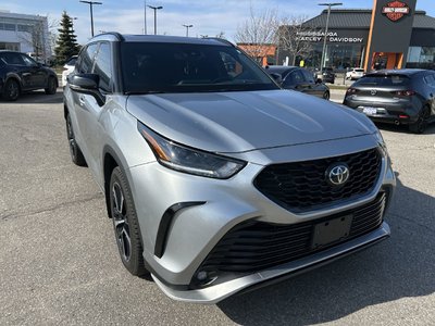 2022 Toyota Highlander in Mississauga, Ontario