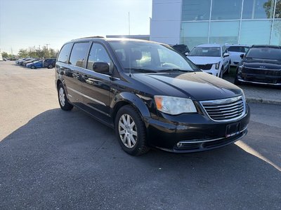 2013 Chrysler Town and Country in Mississauga, Ontario