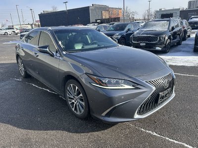 2019 Lexus ES in Mississauga, Ontario