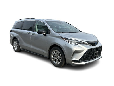 2021 Toyota Sienna Hybrid in Mississauga, Ontario