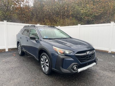 2023 Subaru Outback Limited| Roof | Cam | USB | Warranty to 2027 Clean CarFax | Dealer Serviced