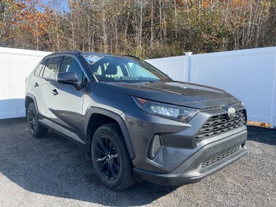 2019 Toyota RAV4 LE |Cam | USB Inspected not perfected :)