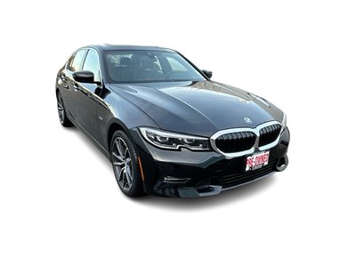 2022  330e in North Vancouver, British Columbia