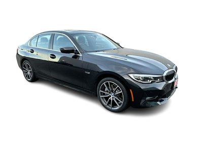 2022  330e in North Vancouver, British Columbia