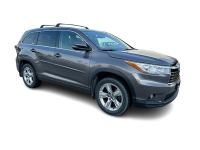 2016 Toyota Highlander hybrid in Vancouver, British Columbia