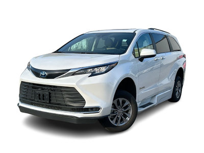 2023 Toyota Sienna Hybrid in North Vancouver, British Columbia