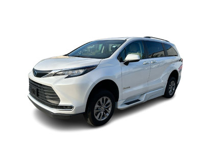 Toyota Sienna Hybrid  2023 à Langley, Colombie-Britannique