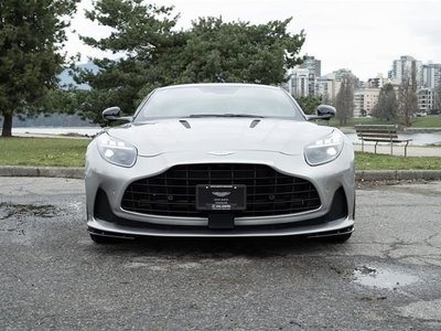 Aston Martin DB12  2024 à Vancouver, Colombie-Britannique