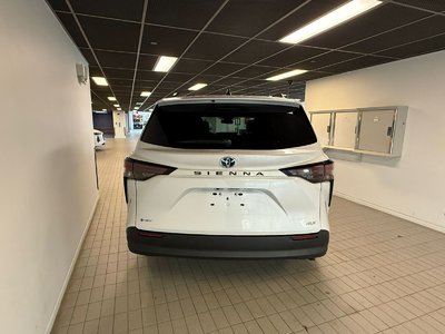 Toyota Sienna Hybrid  2025 à Vancouver, Colombie-Britannique