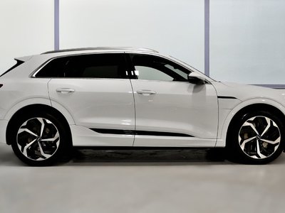 2024 Audi Q8 e-tron in St-Bruno, Quebec