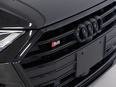 2021 Audi S8 in St-Bruno, Quebec