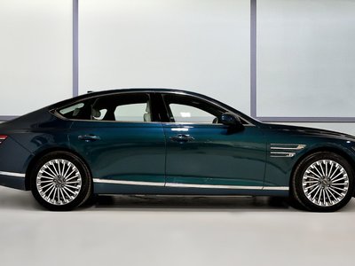 2023 GENESIS Electrified G80 in St-Bruno, Quebec
